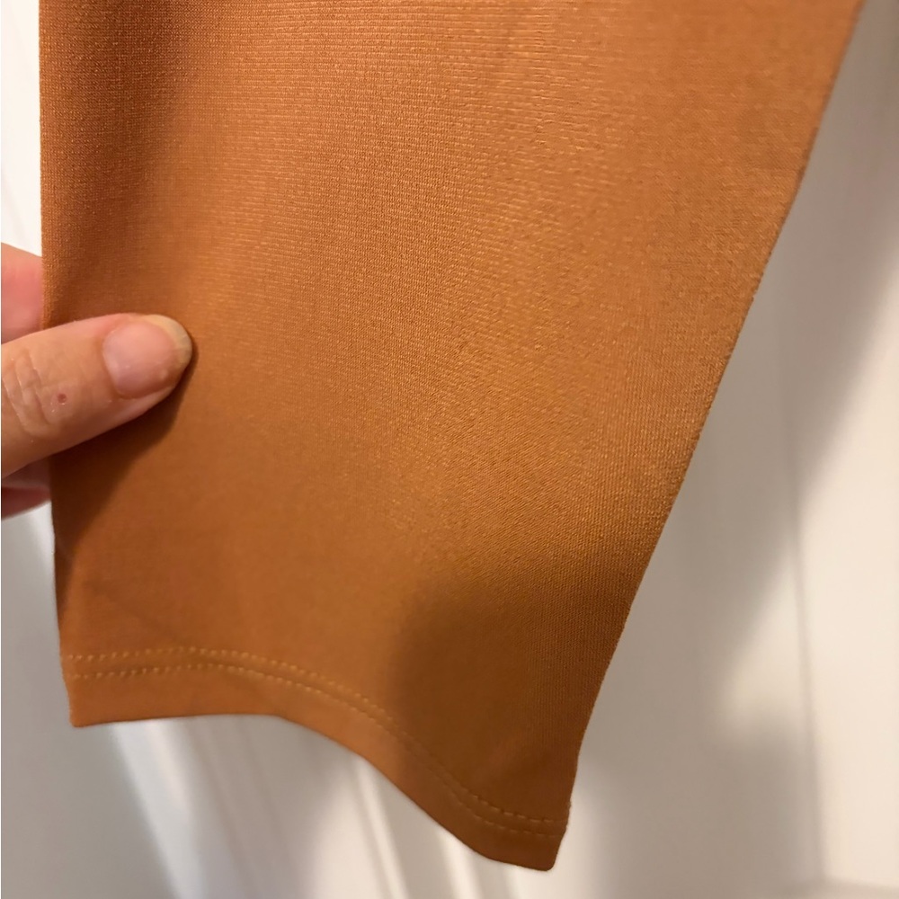 Carmen Marc Valvo Burnt Orange V-Neck Blouse - Picture 4 of 6